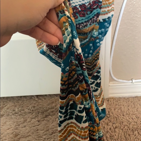 One sleeve for dress - Picture 2 of 3